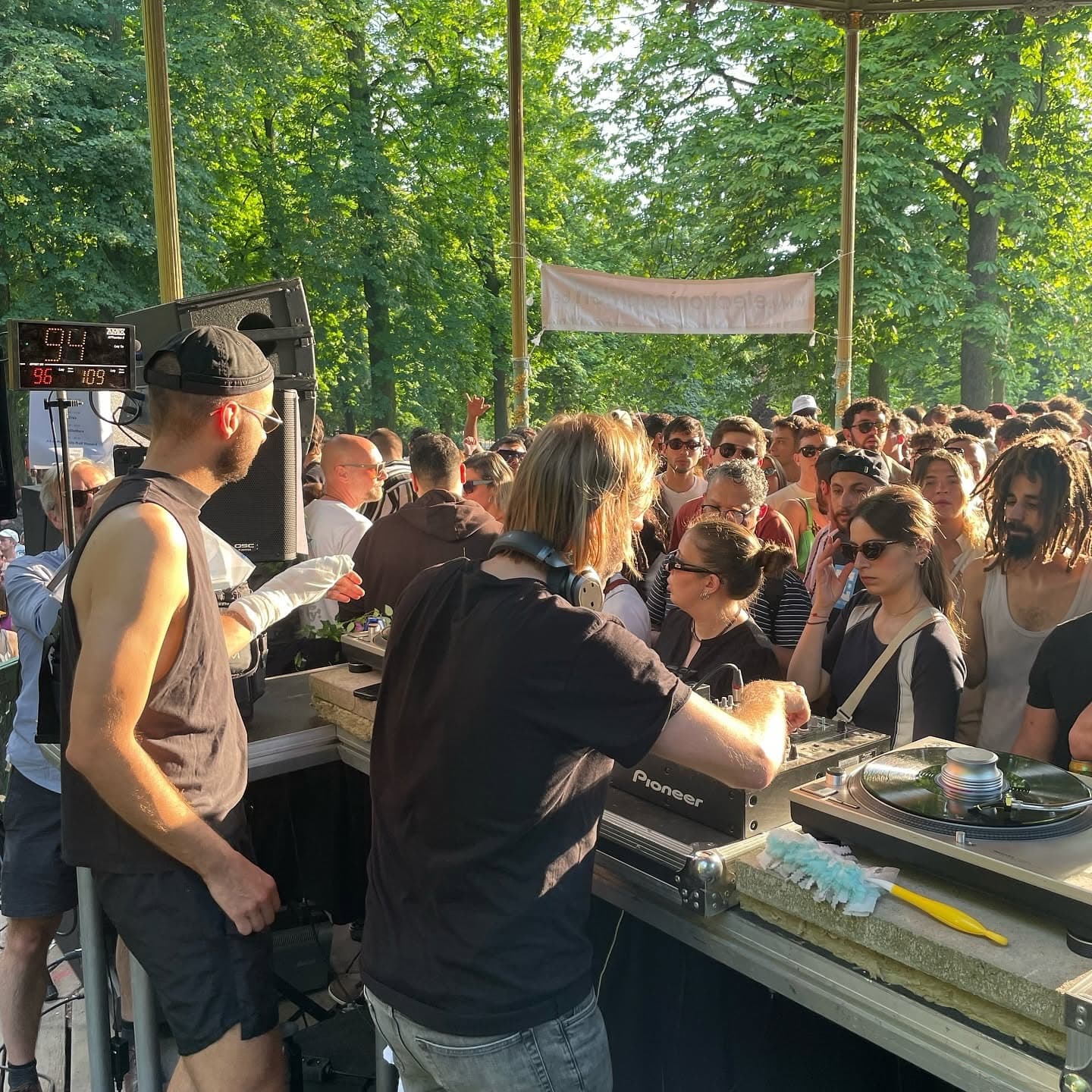 Summer Sunday at Electronic Garden